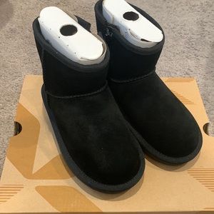 Black Koolaburra by UGG kids boots, toddler size 10, brand NEW